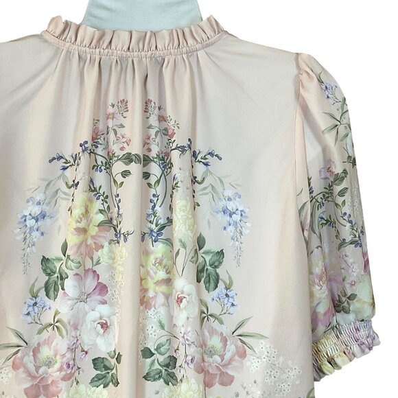 Cupcakes & Cashmere Short Sleeve Ruffle Neck Button Front Floral Blouse S NWT - Picture 4 of 9